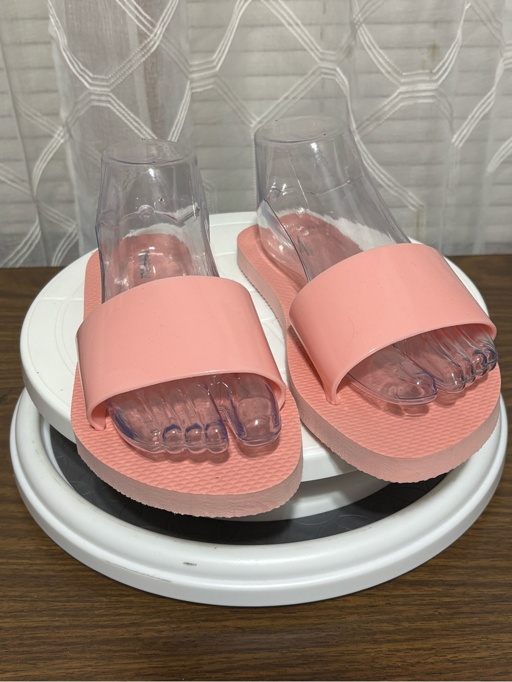 Old Navy women’s 8 NWOT PINK Slides